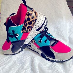 Moda Healy 3" Wedge Womens Pre-owned Platform Designer Sneakers -sz. 7